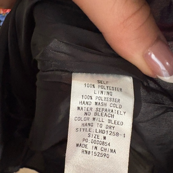 NWOT- BISCUIT FLORAL DRESS - Size M - Picture 8 of 8